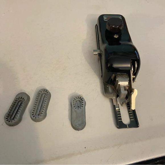 Vintage‎  Greist buttonholer - Picture 6 of 13